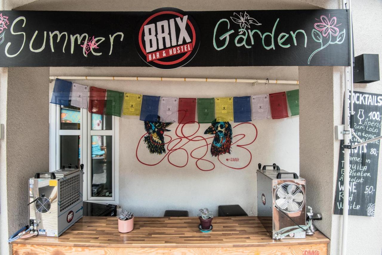 Brix Hostel Prag Exteriör bild